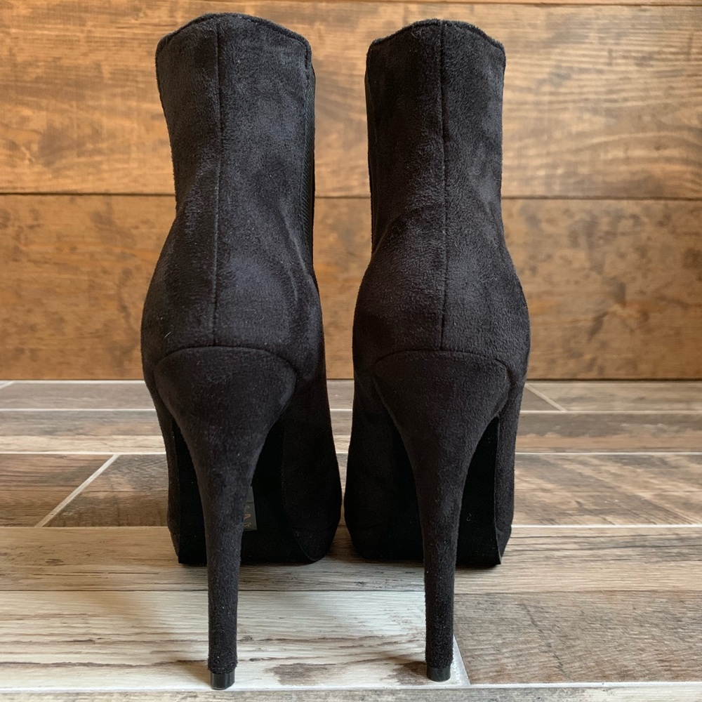 NWOT Michael Antonio Black Platform Booties - Picture 3 of 6